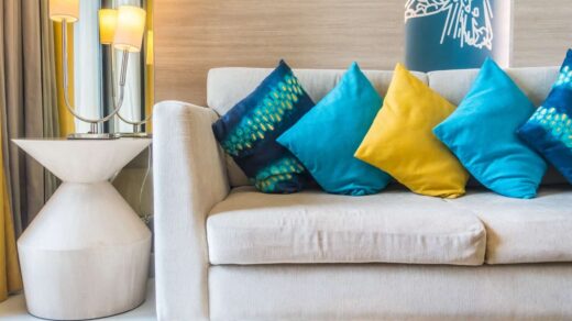 How to Choose the Perfect Pillow Covers for Your Sofa